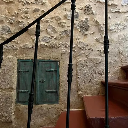 Pont Du Gard 4 Bedrooms Villa *